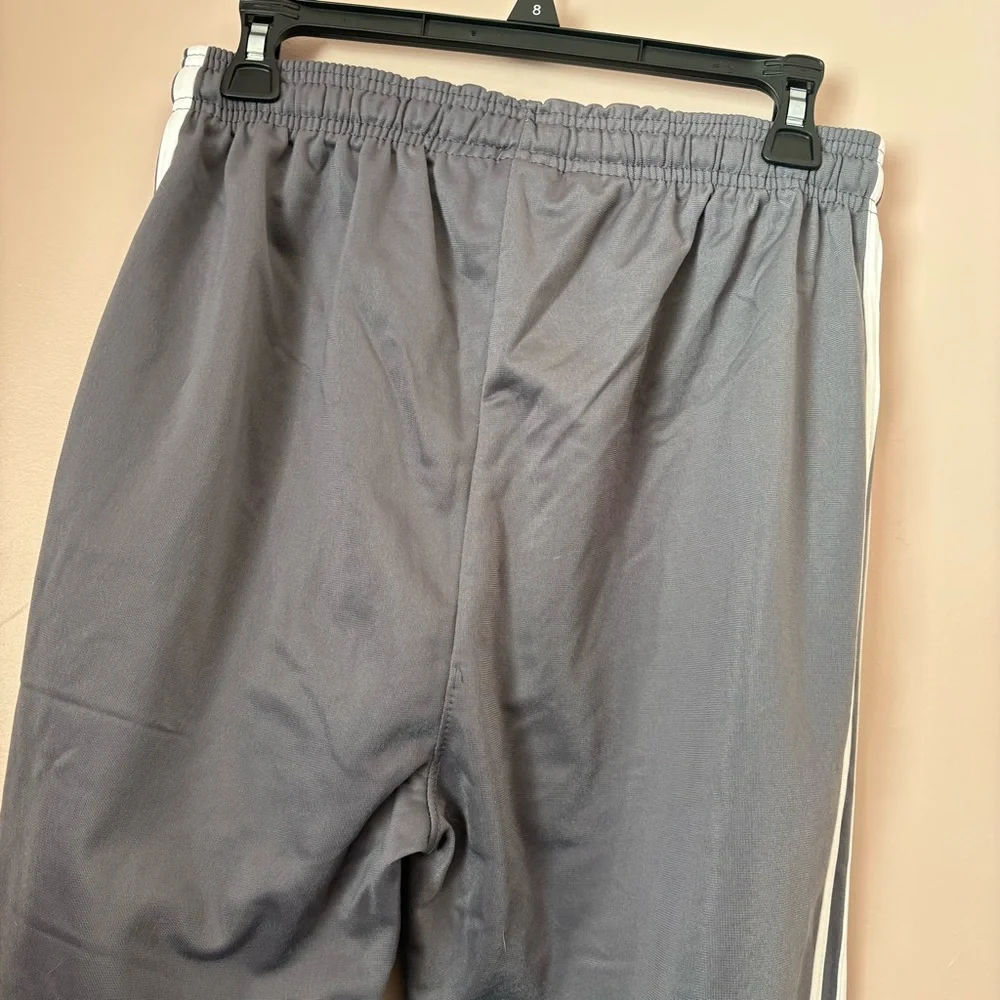 💚Adidas Gray and White Joggers with Classic Stripes - Picture 7 of 9